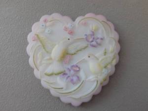 lot 103 image: Fenton Trinket Box