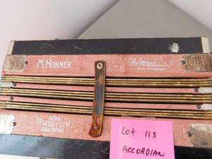 lot 113 image: Antique M Hohner Accordion