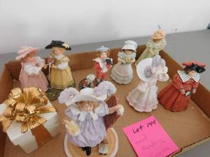 lot 144 image: 8 - Maud Humphry Figurines - includes box