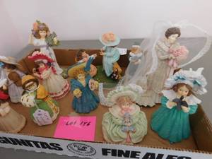 lot 146 image: 14 - Maud Humphry Figurines - includes box