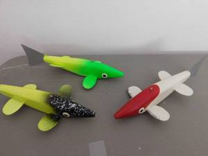 lot 153 image: 3 - Bruell Fish Decoys