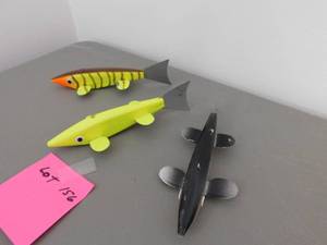 lot 156 image: 3 - Bruell Fish Decoys