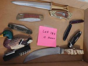 lot 187 image: 10 - Misc. Knives