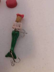 lot 198 image: Mermaid Lure