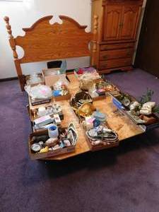 lot 218 image: 3 Piece Bedroom Set