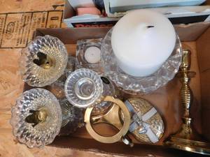 lot 225 image: 3 - Boxes of Misc. Knick Knacks