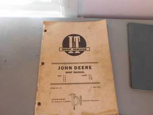lot 229 image: 8 - John Deere Manuals