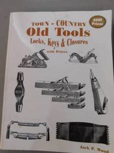 lot 233 image: Ski-Doo Manual & Tool Book