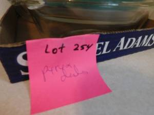 lot 254 image: Pyrex Dishes