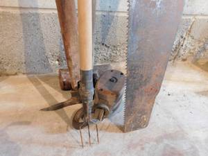 lot 275 image: Wood Pulley & Misc. Items