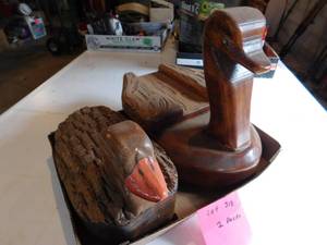 lot 318 image: 2 - Wood Carved Ducks