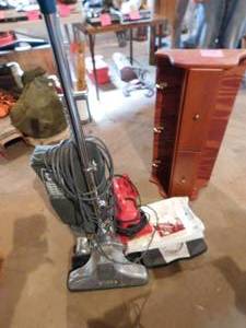 lot 331 image: Vacuum, Shelf, Scale