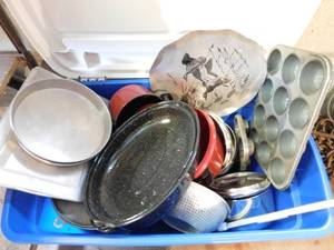 lot 377 image: Large lot of Cooking Dishes