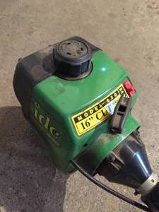 lot 40 image: IDC Gas Powered 16 Inch Weed Whip