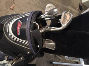 lot 45 image: Set of Spalding Golf Clubs In Golf Bag