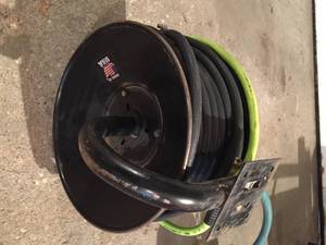 lot 2 image: Rapid Reel w Air Line Hose
