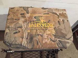 lot 46 image: Rivers Edge Deer Stand