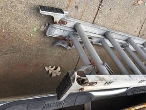 lot 100 image: 14 Foot Extension Ladder