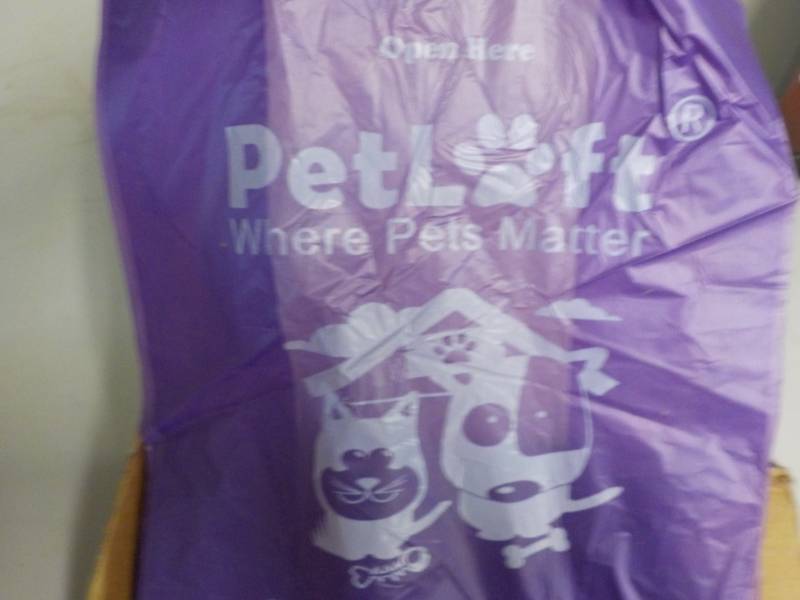 Pet Lift box of 300 Poop Bags...