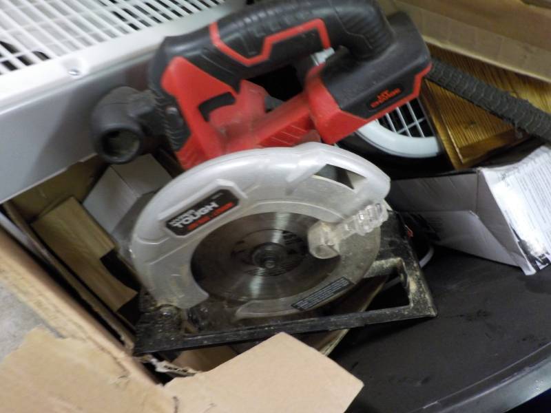 Pallet of Fans and Electronics- mos...