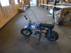 lot 6 image: Scat-Cat Mini Bike