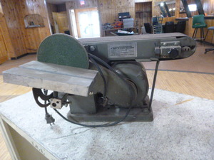 lot 20 image: Omega Tools Belt and Disc Sander