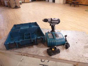 lot 22 image: Makita Drill