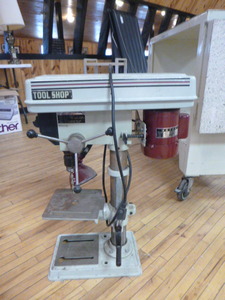 lot 24 image: Tool Shop 10 5-Speed Bench Drill Press