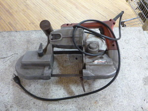 lot 25 image: Milwaukee Heavy Duty Band Saw