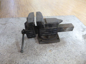 lot 30 image: 5 Bench Vice