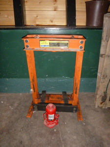 lot 33 image: 20 Ton Shop Press