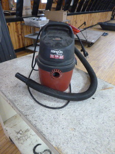 lot 39 image: Hang-On by Shop Vac