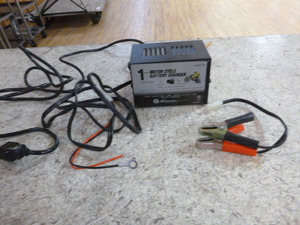 lot 47 image: Schumacher Motor Cycle Battery Charger