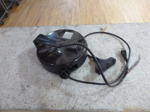 lot 48 image: Evercraft Retractable Extension Cord