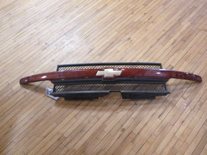 lot 63 image: 2005 Chevrolet Trail Blazer Grille