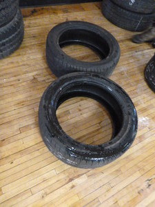 lot 74 image: Set of 2 Tires