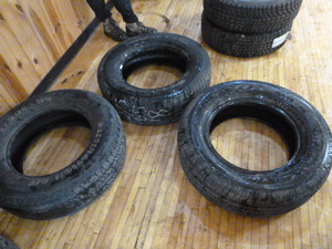 lot 76 image: 3 Tires