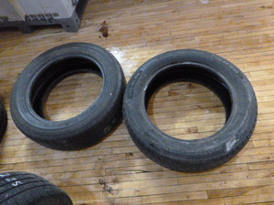 lot 87 image: Set of 2 Tires