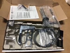 Ara Single Hole Single-Handle Bathroom Faucet with Metal Drain Assembly in Chrome by Delta in good condition