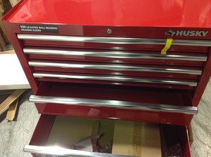 36 in. 6-Drawer Roller Cabinet Tool Chest in Red by Husky in good conditions