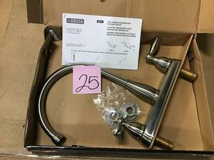 Foundations 2-Handle Standard Kitchen Faucet in Stainless by Delta in good condition&nbsp