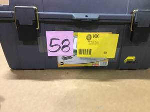 Grab N Go 20 in. Tool Box with Tray by Plano in good condition&nbsp
