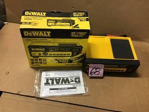 DEWALT 30 Amp Multi Bank Battery Charger with 80 Amp Engine Start in good condition&nbsp