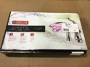 Delta Faucet 4453-DST Faucet Kitchen 1 Handle Chrome With Spray in good condition&nbsp