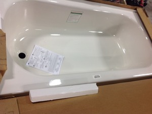 New Solar 60 in. Right Hand Drain Rectangular Apron Front Bathtub in White by American Standard in good conditions