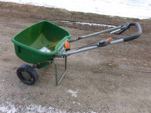 Fertilizer Spreader