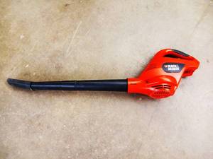 lot 274 image: Battery Black & Decker Leaf Blower Works