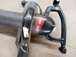lot 277 image: Electric Toro Rake & Vac