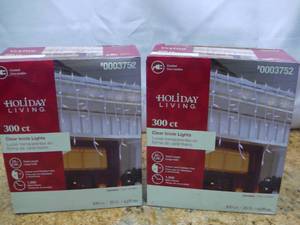 Holiday Living 300-Count Constant White Mini Incandescent Plug-In Christmas Icicle Lights SKU 0003752 Retails each $12.98, (526)