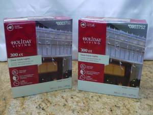 Holiday Living 300-Count Constant White Mini Incandescent Plug-In Christmas Icicle Lights SKU 0003752 Retails each $12.98, (522)